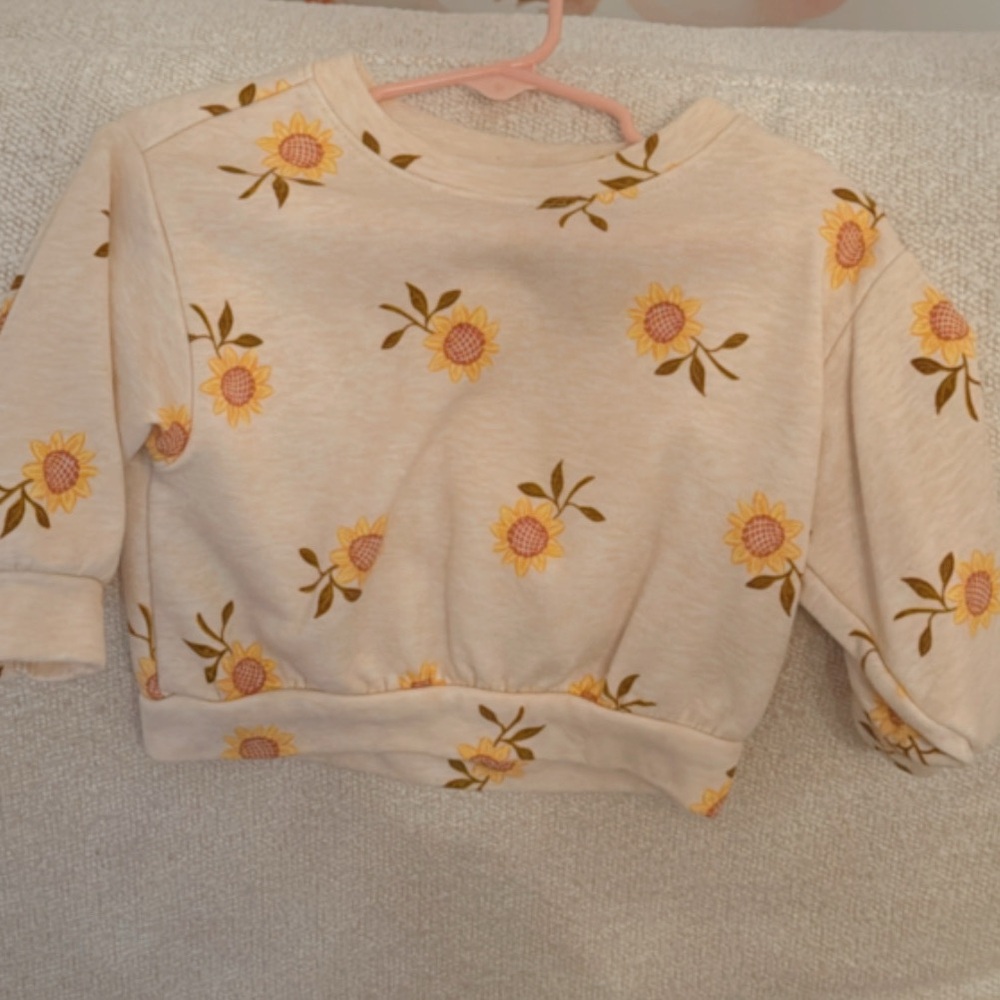 Old Navy sunflower sweatshirt, size 12 to 18 months